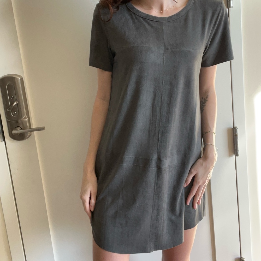 Olivaceous Charcoal Short Sleeve Top